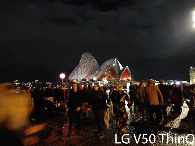 LG V50 ThinQ Opera House