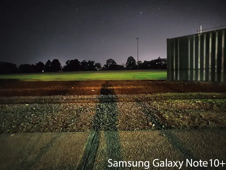 Samsung Galaxy Note10+ low light photo
