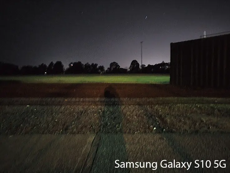 Samsung Galaxy S10 5G low light photo