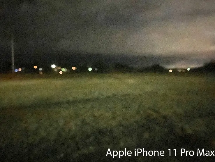Apple iPhone 11 Pro Max night shot