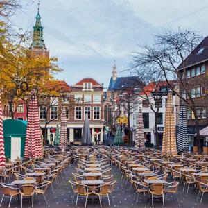 Netherlands, South Holland, Hague, Cafe on courtyard