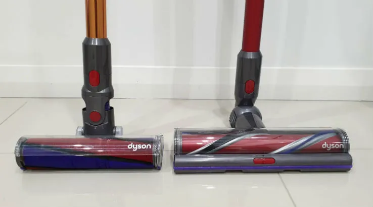 Dyson Cyclone V10 Absolute+ cleaner head vs Dyson V11 Outsize cleaner head