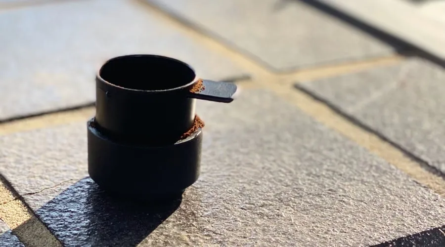 Wacaco Nanopresso review - tamping the coffee