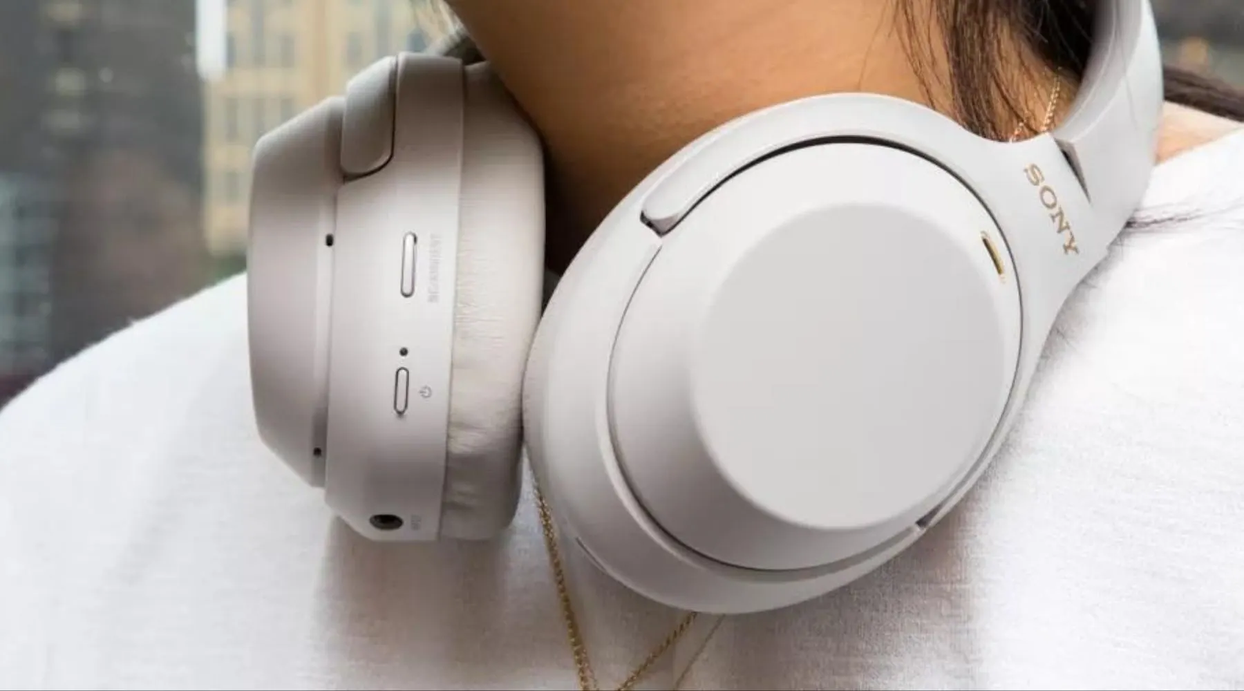 EOFY headphone deals_Supplied_1800x1000