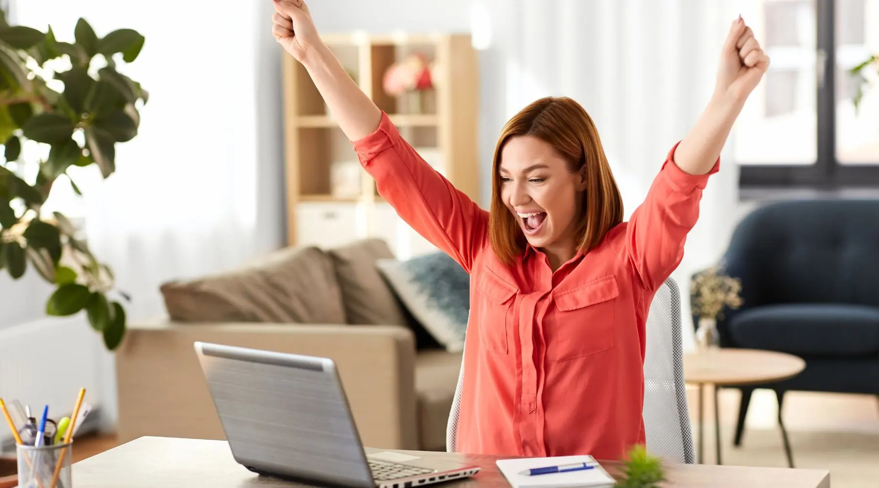 Woman_Excited_Computer_Canva_1800x1000