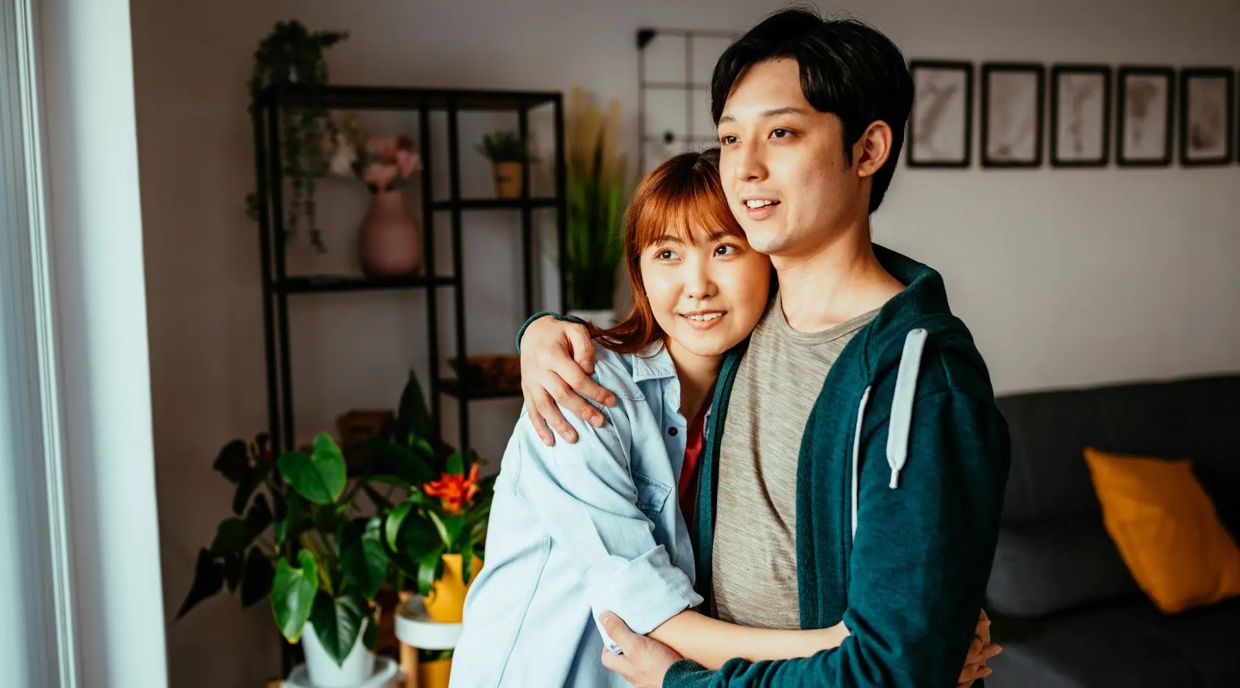 Couple_In_New_Home_Together_Getty_1800x1000